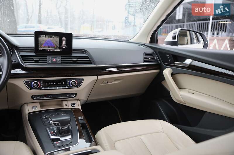 Внедорожник / Кроссовер Audi Q5 2019 в Харькове