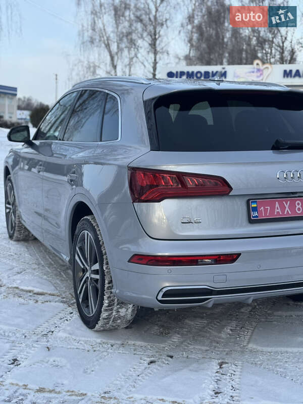 Внедорожник / Кроссовер Audi Q5 2019 в Лубнах