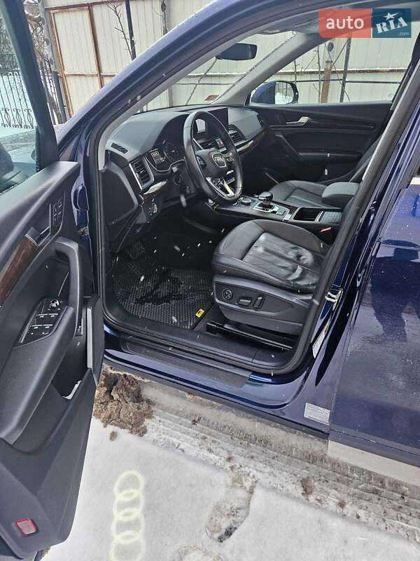 Внедорожник / Кроссовер Audi Q5 2020 в Ивано-Франковске