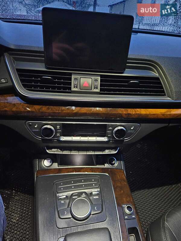 Внедорожник / Кроссовер Audi Q5 2020 в Ивано-Франковске