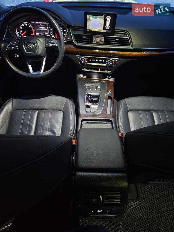 Внедорожник / Кроссовер Audi Q5 2020 в Ивано-Франковске