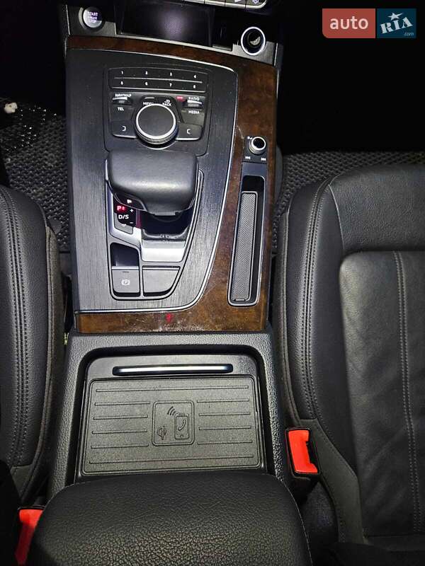 Внедорожник / Кроссовер Audi Q5 2020 в Ивано-Франковске