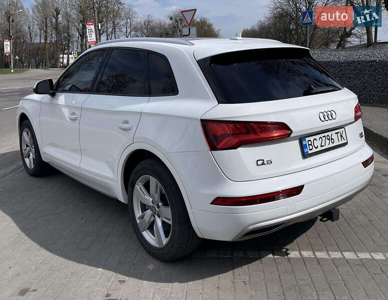 Внедорожник / Кроссовер Audi Q5 2017 в Львове