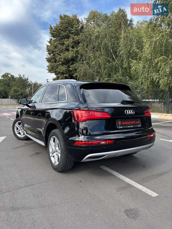 Внедорожник / Кроссовер Audi Q5 2018 в Белогородке