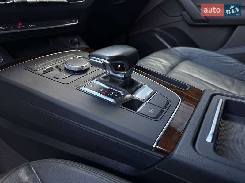 Внедорожник / Кроссовер Audi Q5 2017 в Ровно