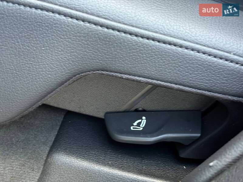 Внедорожник / Кроссовер Audi Q5 2017 в Ровно