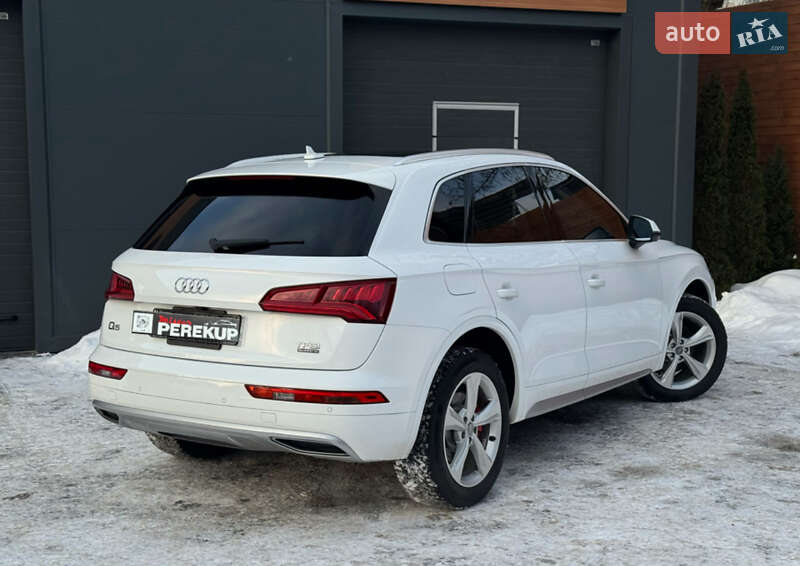 Внедорожник / Кроссовер Audi Q5 2018 в Киеве