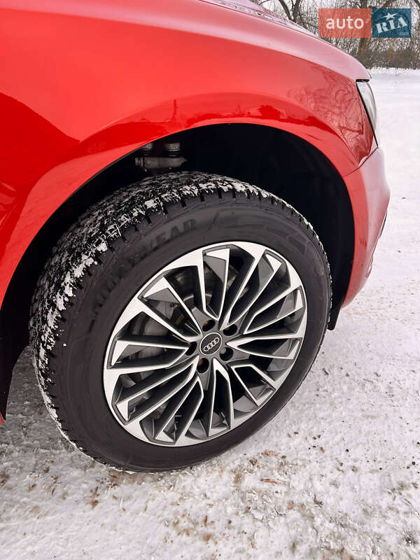 Внедорожник / Кроссовер Audi Q5 2014 в Костополе