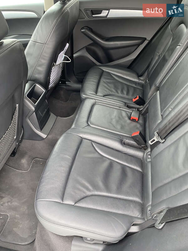 Внедорожник / Кроссовер Audi Q5 2011 в Луцке