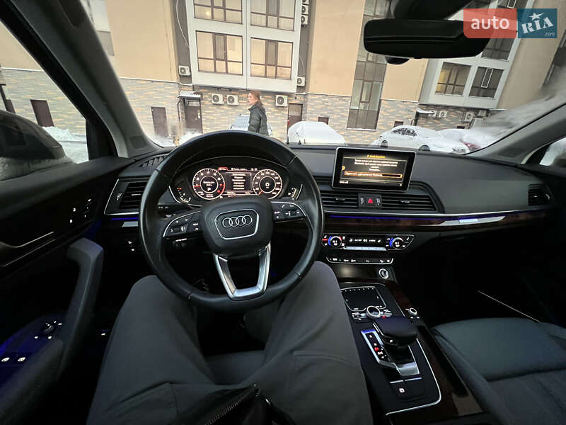 Внедорожник / Кроссовер Audi Q5 2017 в Дергачах