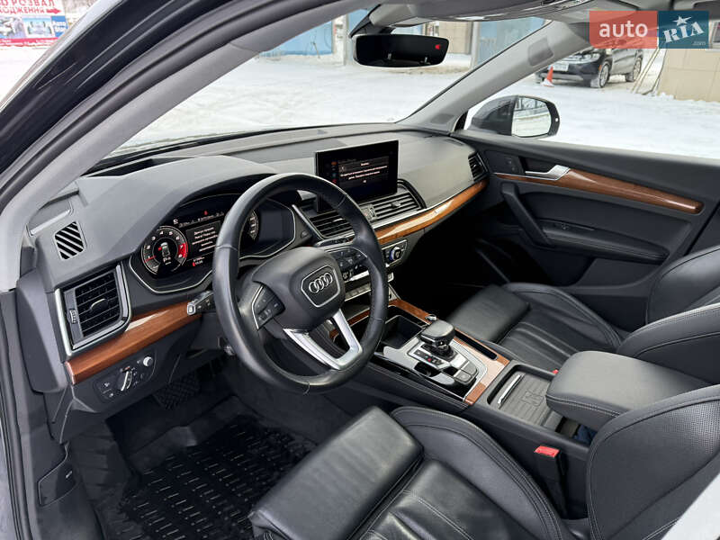 Внедорожник / Кроссовер Audi Q5 2021 в Луцке