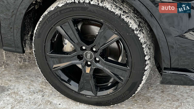 Внедорожник / Кроссовер Audi Q5 2019 в Киеве