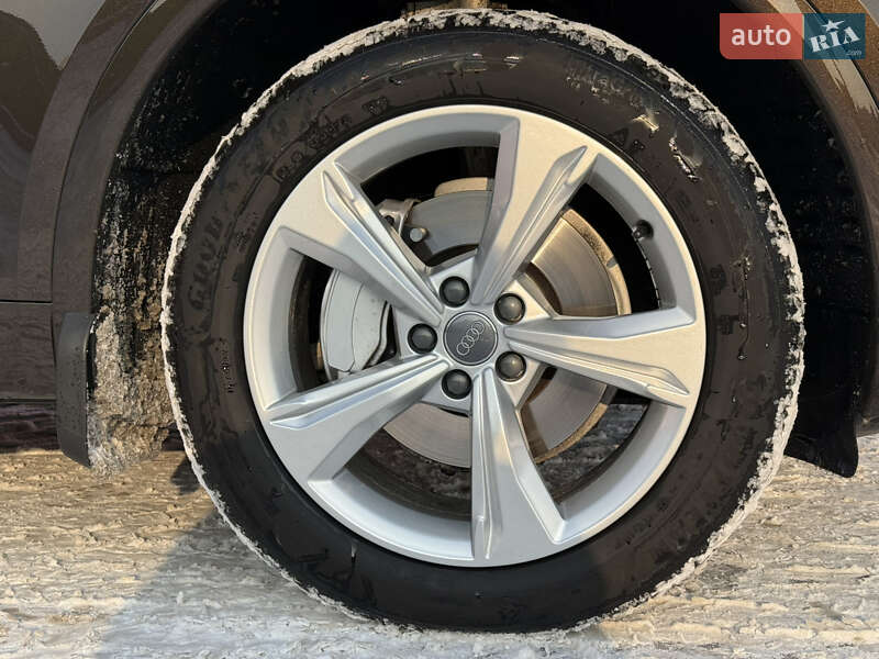 Внедорожник / Кроссовер Audi Q5 2017 в Киеве