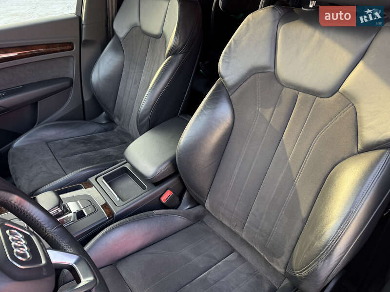 Внедорожник / Кроссовер Audi Q5 2017 в Киеве