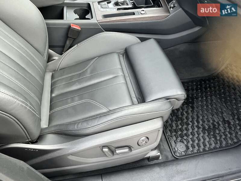 Внедорожник / Кроссовер Audi Q5 2023 в Киеве