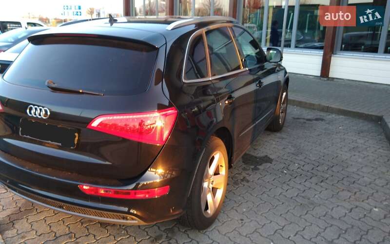 Внедорожник / Кроссовер Audi Q5 2012 в Стоянке