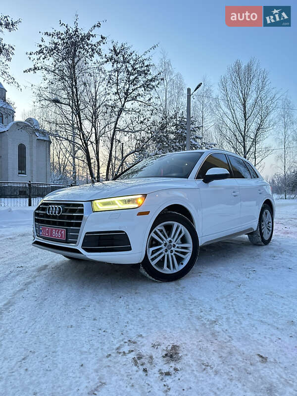Внедорожник / Кроссовер Audi Q5 2018 в Чернигове