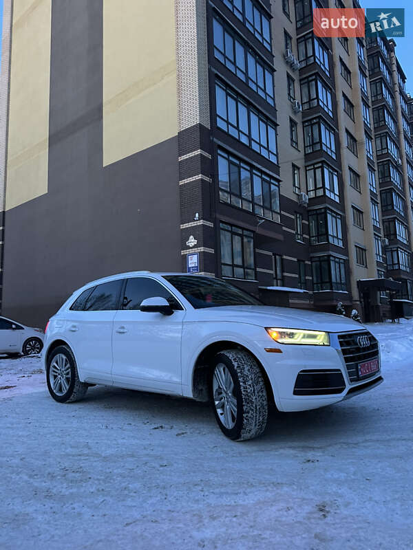 Внедорожник / Кроссовер Audi Q5 2018 в Чернигове