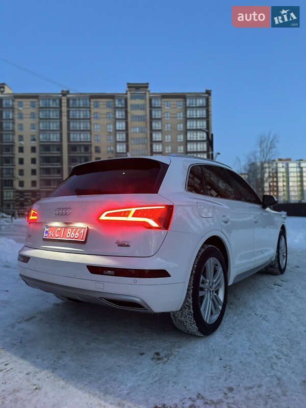 Внедорожник / Кроссовер Audi Q5 2018 в Чернигове