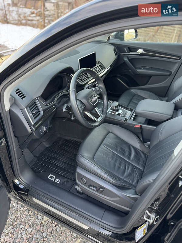 Внедорожник / Кроссовер Audi Q5 2018 в Самборе