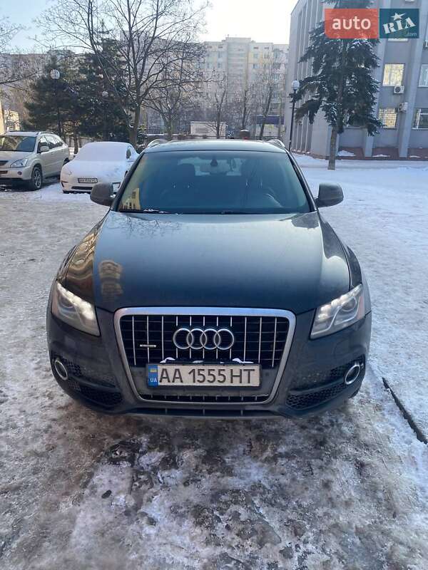 Внедорожник / Кроссовер Audi Q5 2011 в Киеве