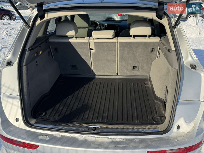 Внедорожник / Кроссовер Audi Q5 2010 в Луцке