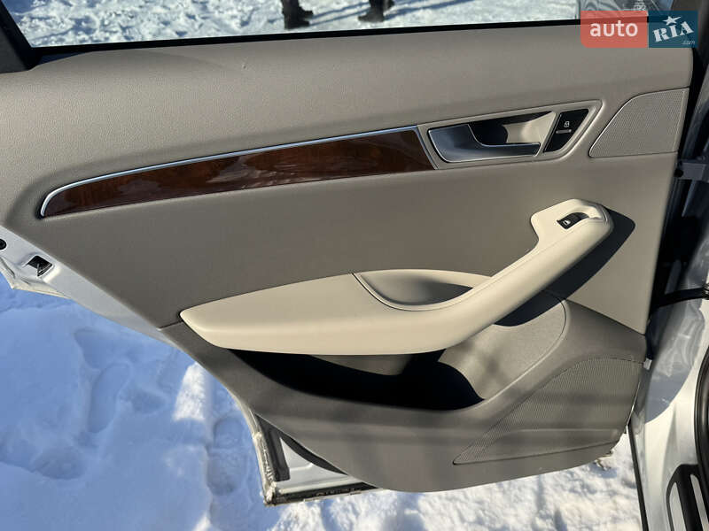 Внедорожник / Кроссовер Audi Q5 2010 в Луцке