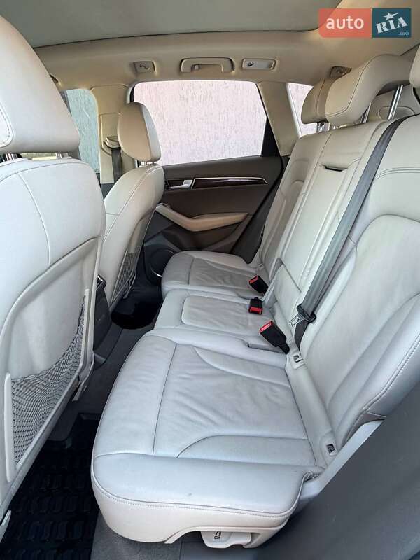 Внедорожник / Кроссовер Audi Q5 2011 в Львове