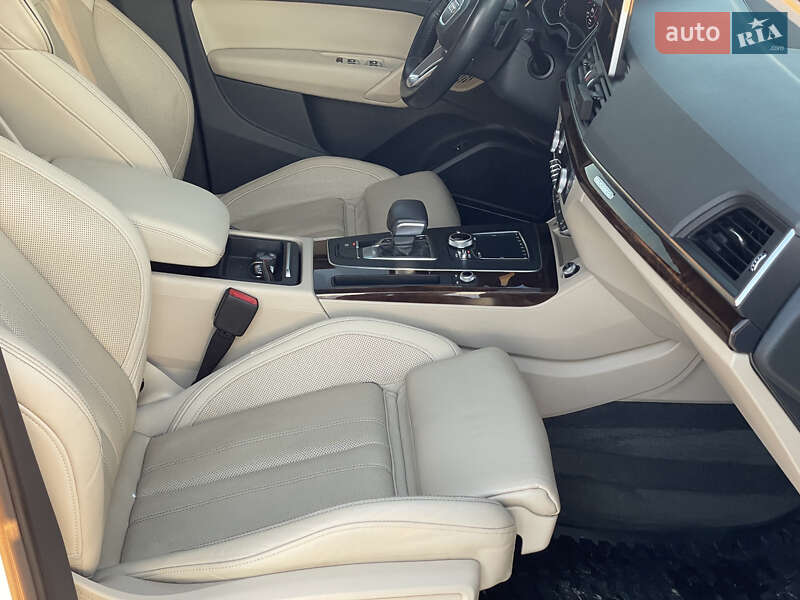 Позашляховик / Кросовер Audi Q5 2018 в Львові