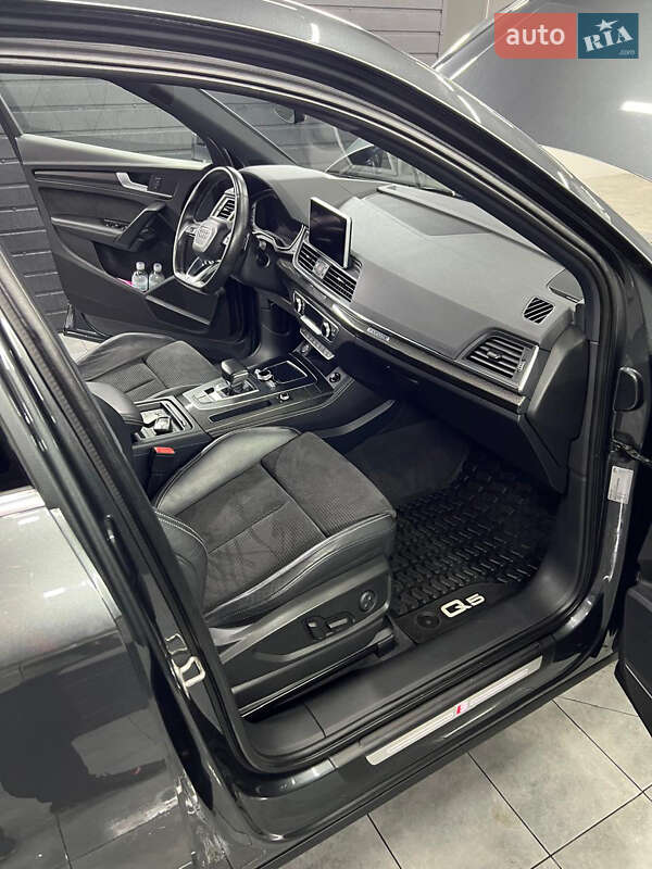 Внедорожник / Кроссовер Audi Q5 2017 в Львове