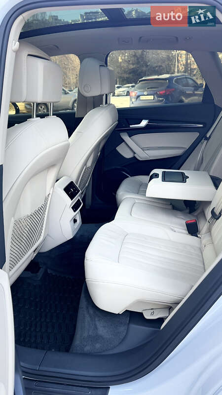 Позашляховик / Кросовер Audi Q5 2018 в Одесі