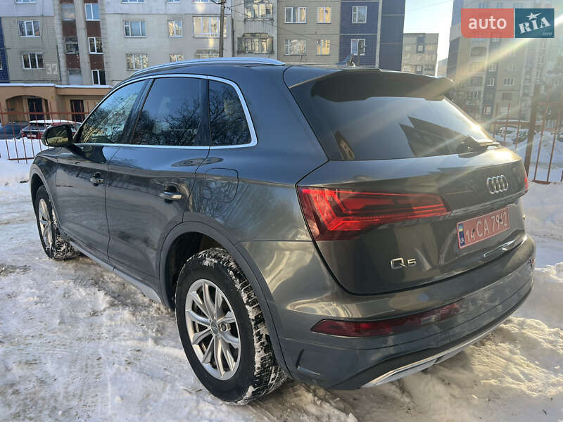 Позашляховик / Кросовер Audi Q5 2021 в Львові
