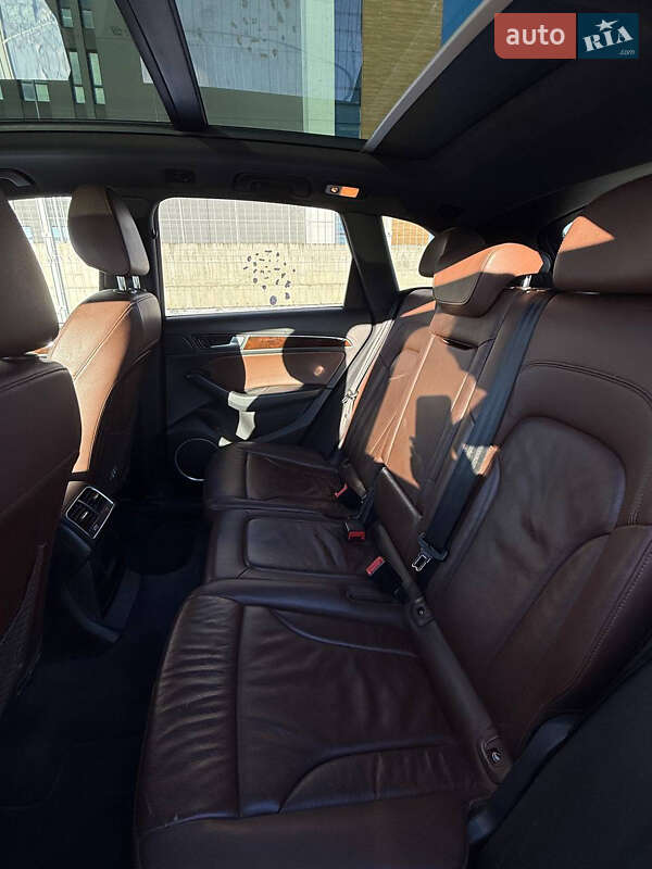 Позашляховик / Кросовер Audi Q5 2015 в Львові