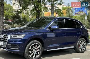 Позашляховик / Кросовер Audi Q5 2017 в Одесі