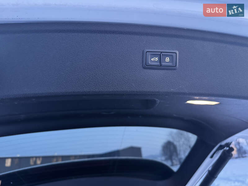 Внедорожник / Кроссовер Audi Q5 2019 в Ходорове