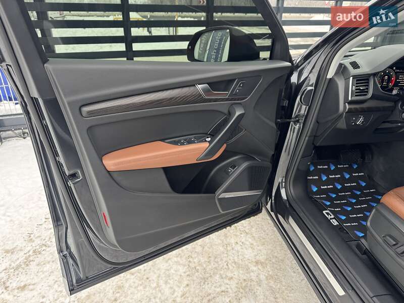 Позашляховик / Кросовер Audi Q5 2021 в Рівному