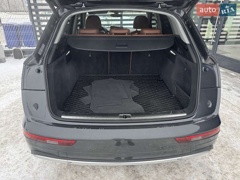 Позашляховик / Кросовер Audi Q5 2021 в Рівному