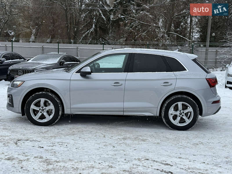 Внедорожник / Кроссовер Audi Q5 2021 в Киеве