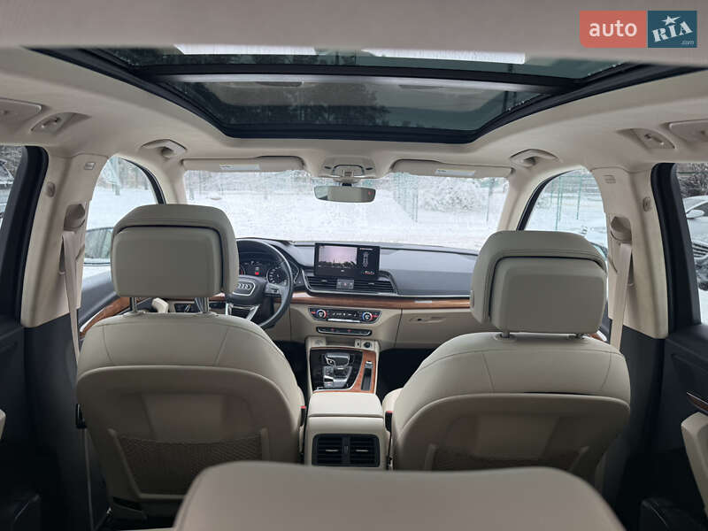 Внедорожник / Кроссовер Audi Q5 2021 в Киеве