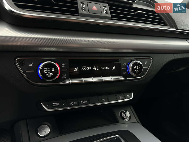 Внедорожник / Кроссовер Audi Q5 2018 в Радивилове