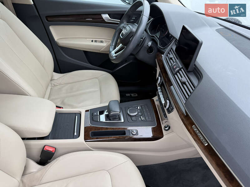 Внедорожник / Кроссовер Audi Q5 2020 в Львове фото 4 Внедорожник / Кроссовер Audi Q5 2020 в Львове