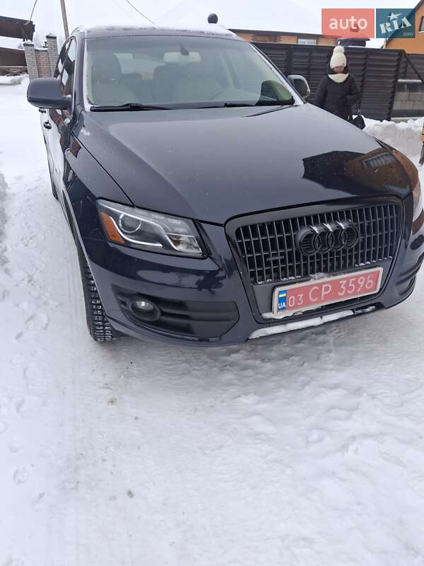 Внедорожник / Кроссовер Audi Q5 2011 в Владимирце