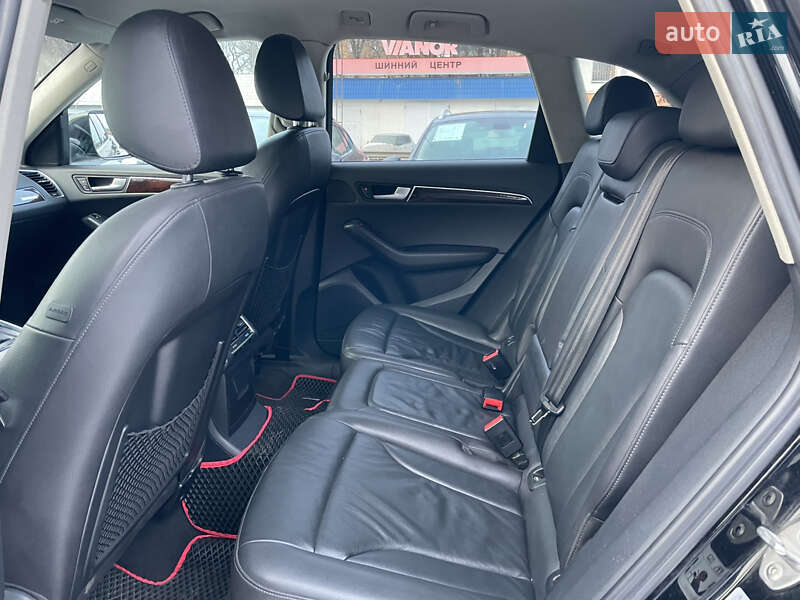 Внедорожник / Кроссовер Audi Q5 2011 в Полтаве