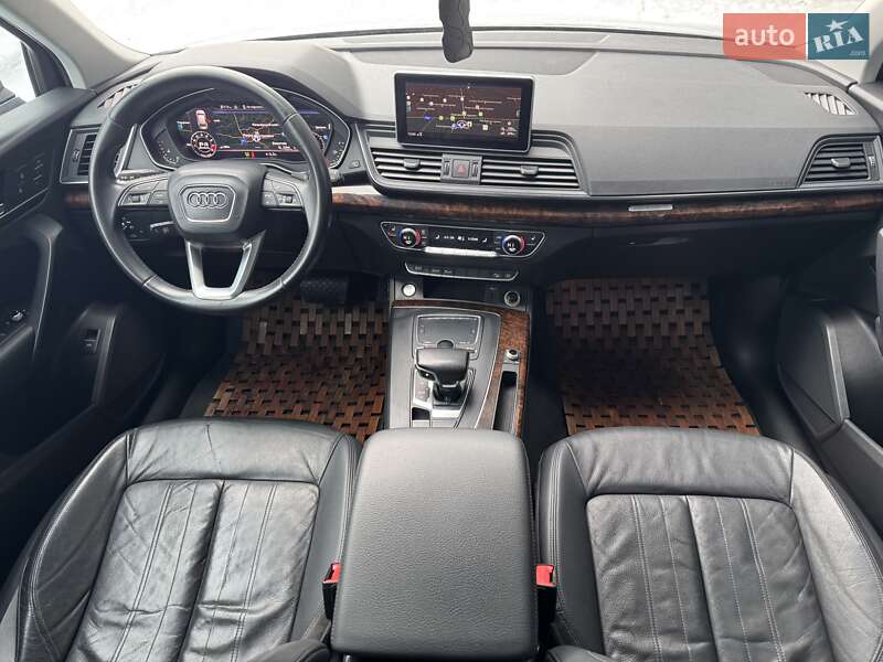 Внедорожник / Кроссовер Audi Q5 2018 в Луцке