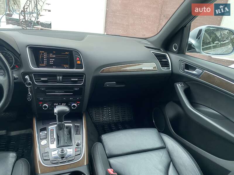 Позашляховик / Кросовер Audi Q5 2016 в Рівному