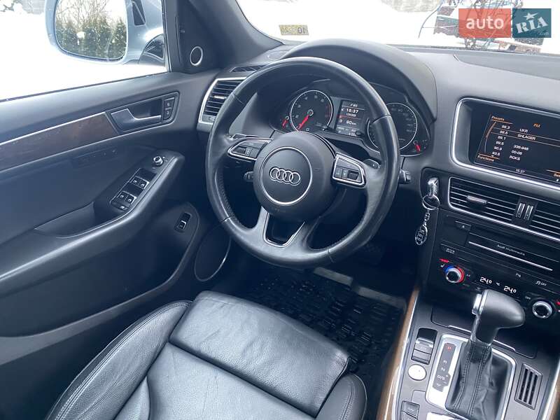 Позашляховик / Кросовер Audi Q5 2016 в Рівному