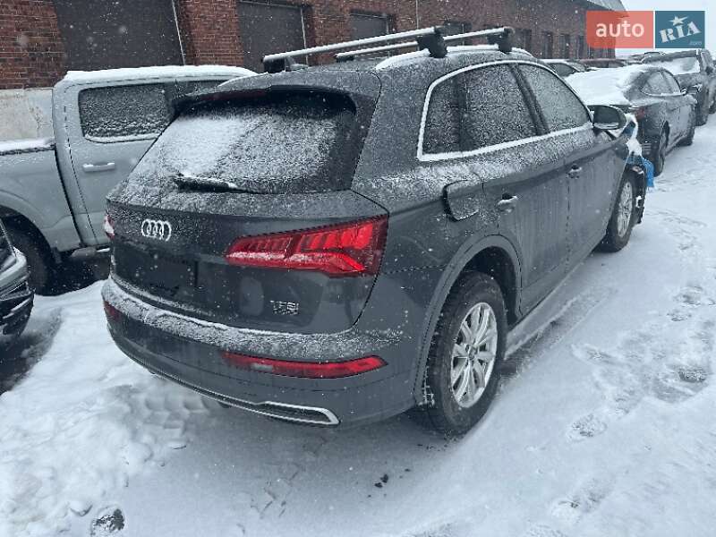 Позашляховик / Кросовер Audi Q5 2018 в Рівному