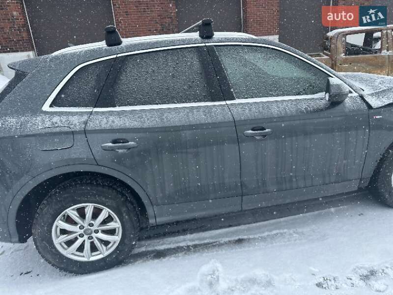 Позашляховик / Кросовер Audi Q5 2018 в Рівному