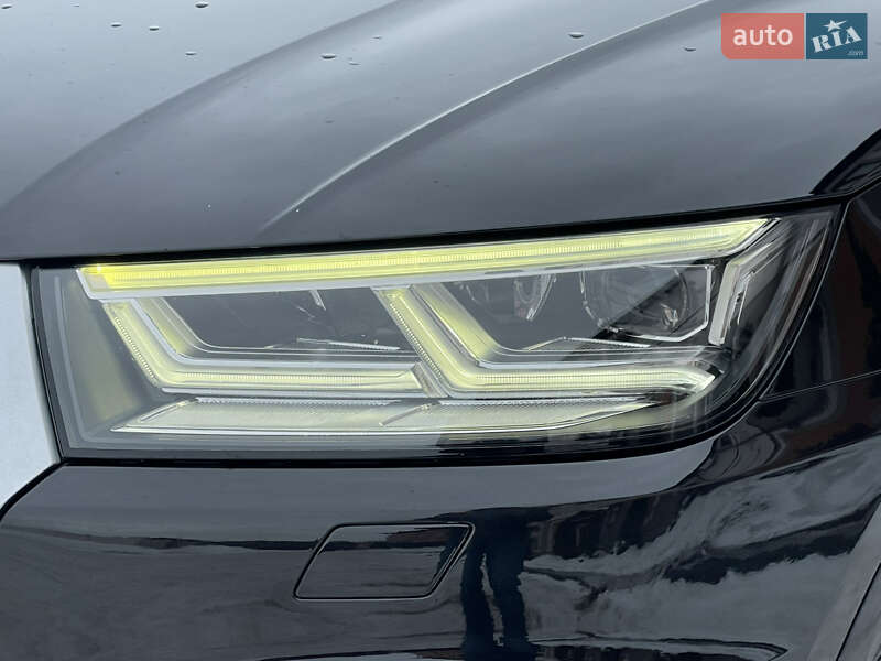 Позашляховик / Кросовер Audi Q5 2018 в Стрию