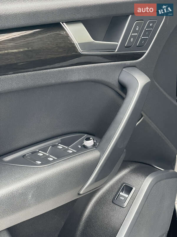 Позашляховик / Кросовер Audi Q5 2018 в Стрию